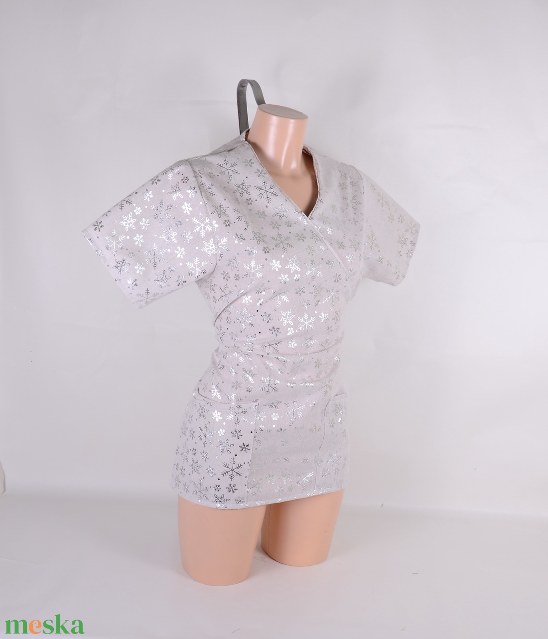 Hópihe ezüst mintás tunika egészségügyi/óvónői/szépségipari munkaruha - ruha & divat - munkaruha - Meska.hu