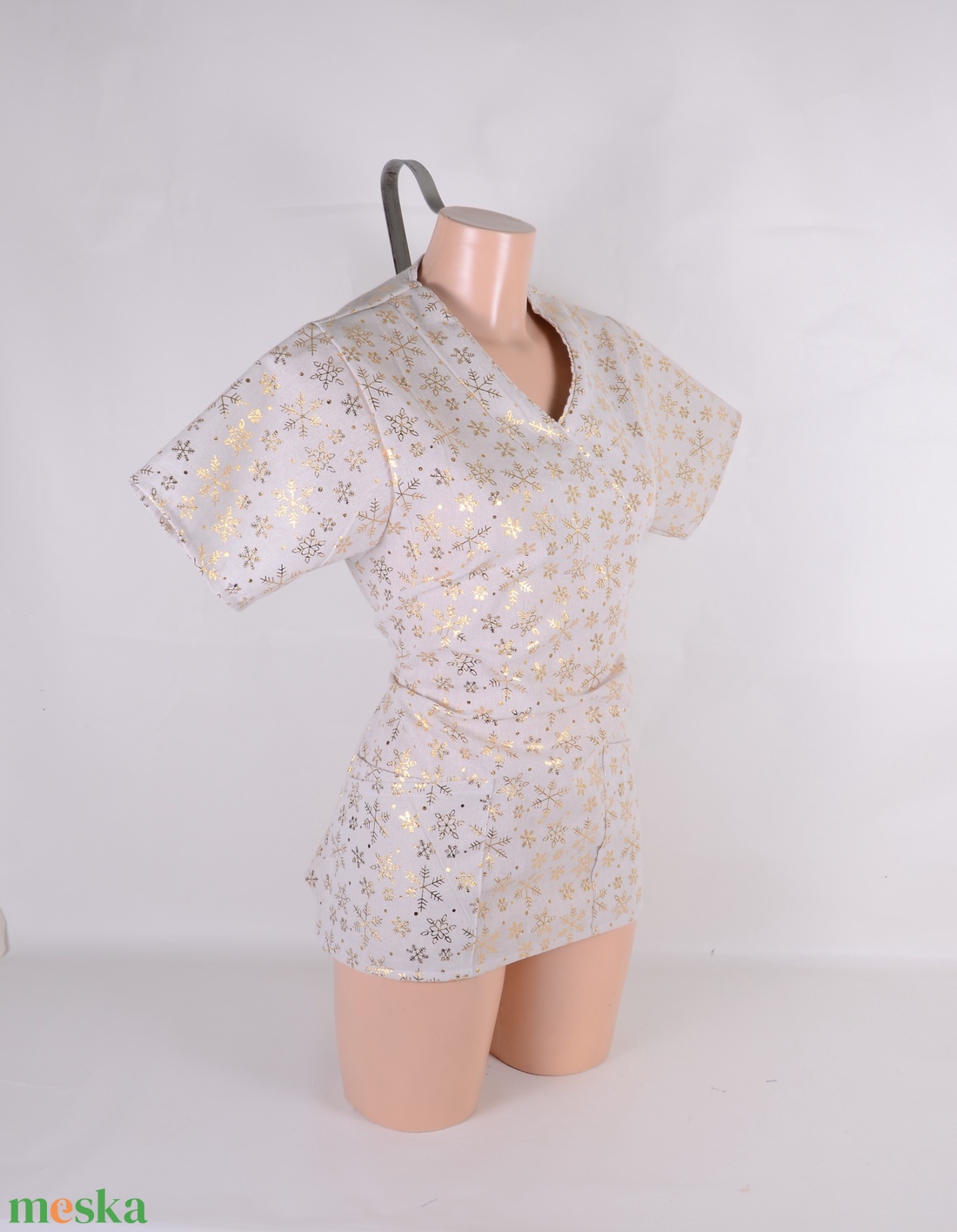 Hópihe arany mintás tunika egészségügyi/óvónői/szépségipari munkaruha - ruha & divat - munkaruha - Meska.hu