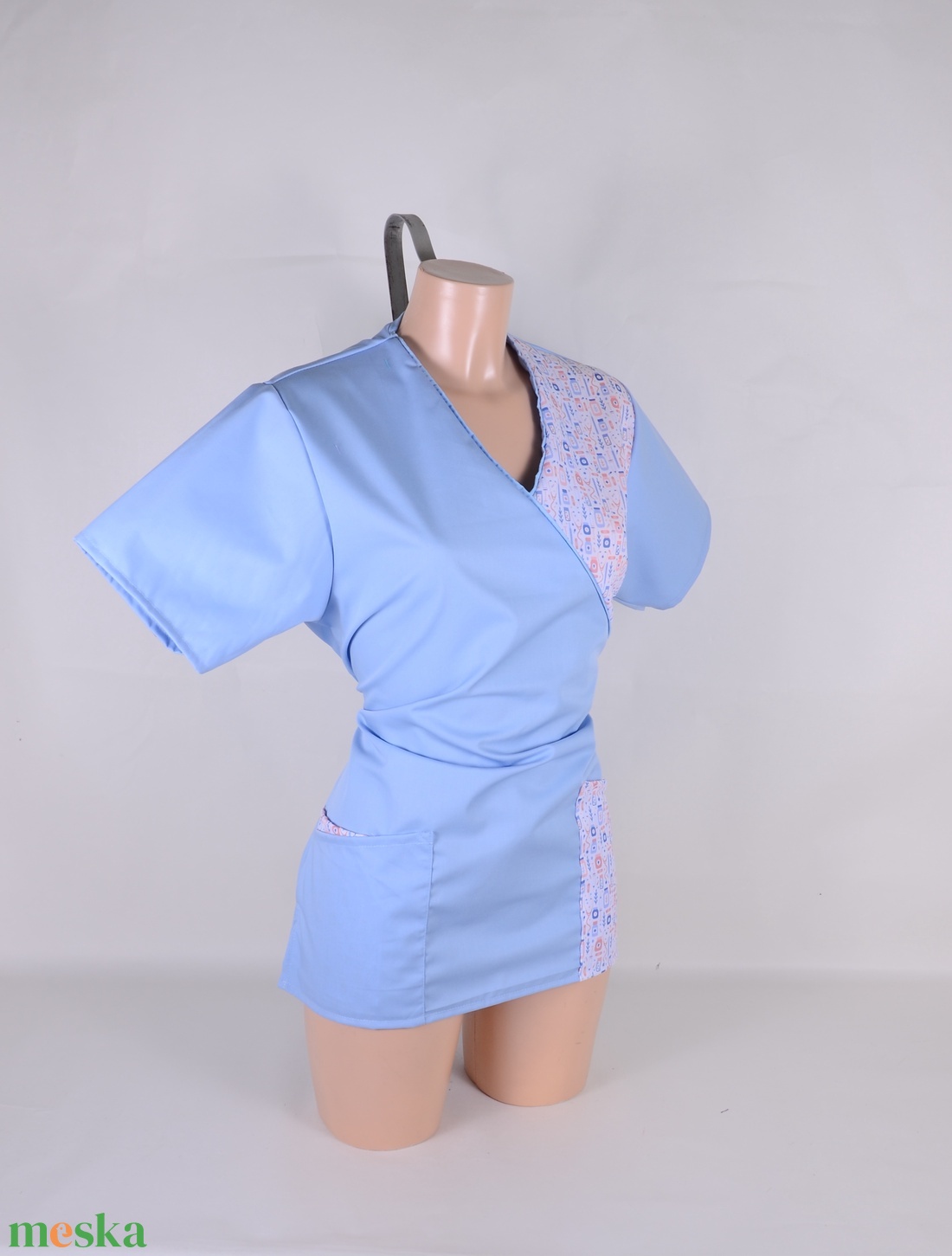 Doki mintás tunika egészségügyi/óvónői/szépségipari munkaruha - ruha & divat - munkaruha - Meska.hu
