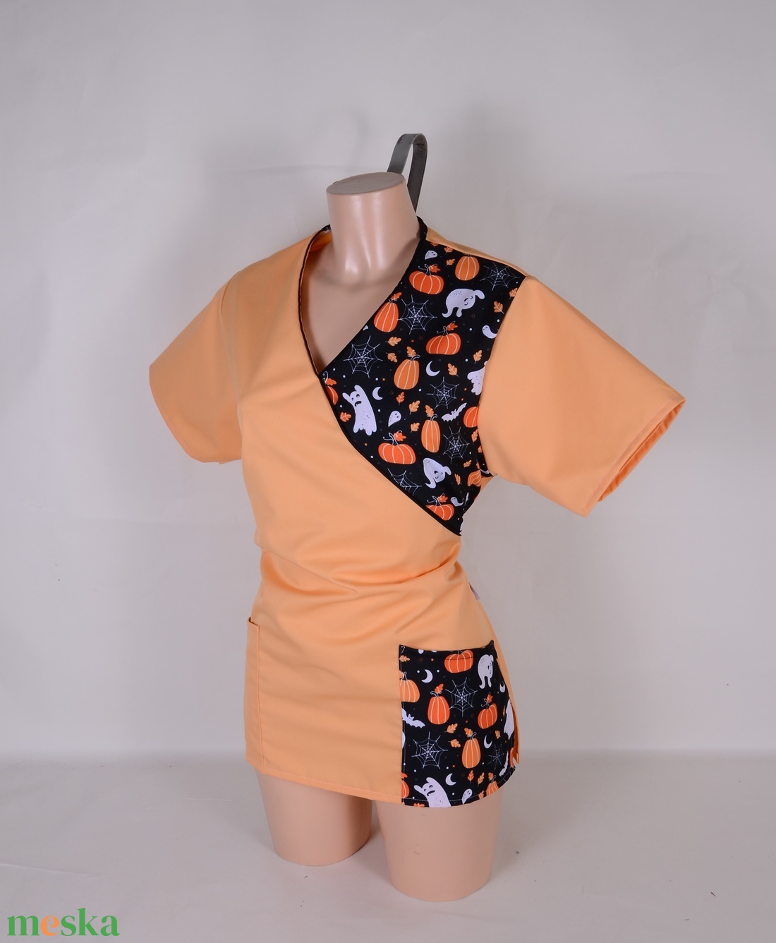 Halloween mintás tunika egészségügyi/óvónői/szépségipari munkaruha - ruha & divat - munkaruha - Meska.hu