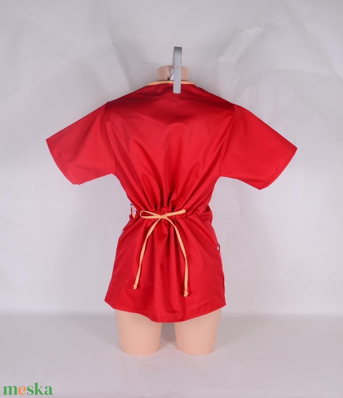 Matyó mintás tunika egészségügyi/óvónői/szépségipari munkaruha - ruha & divat - munkaruha - Meska.hu