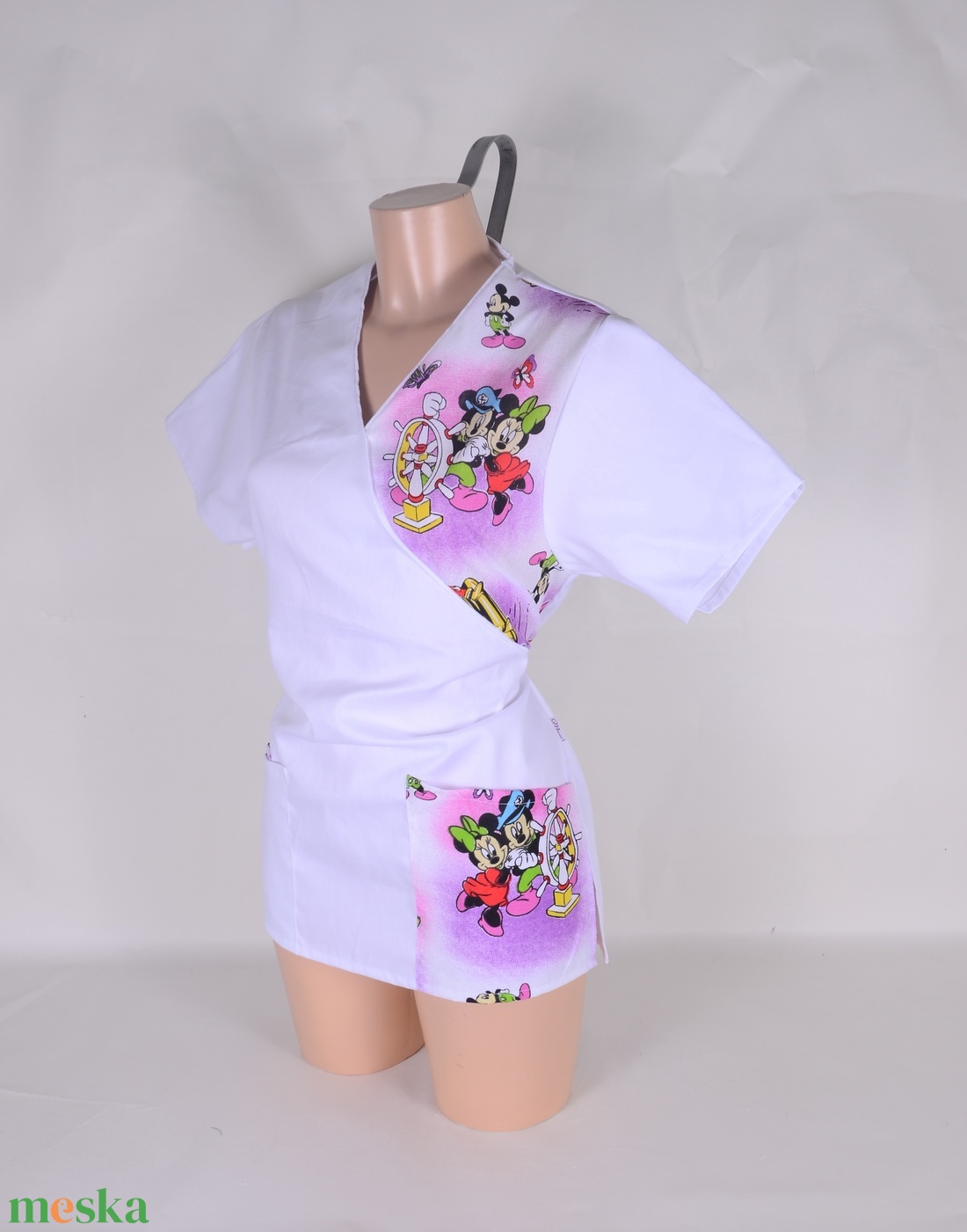 Mickey és Minnie mintás tunika egészségügyi/óvónői/szépségipari munkaruha - ruha & divat - munkaruha - Meska.hu