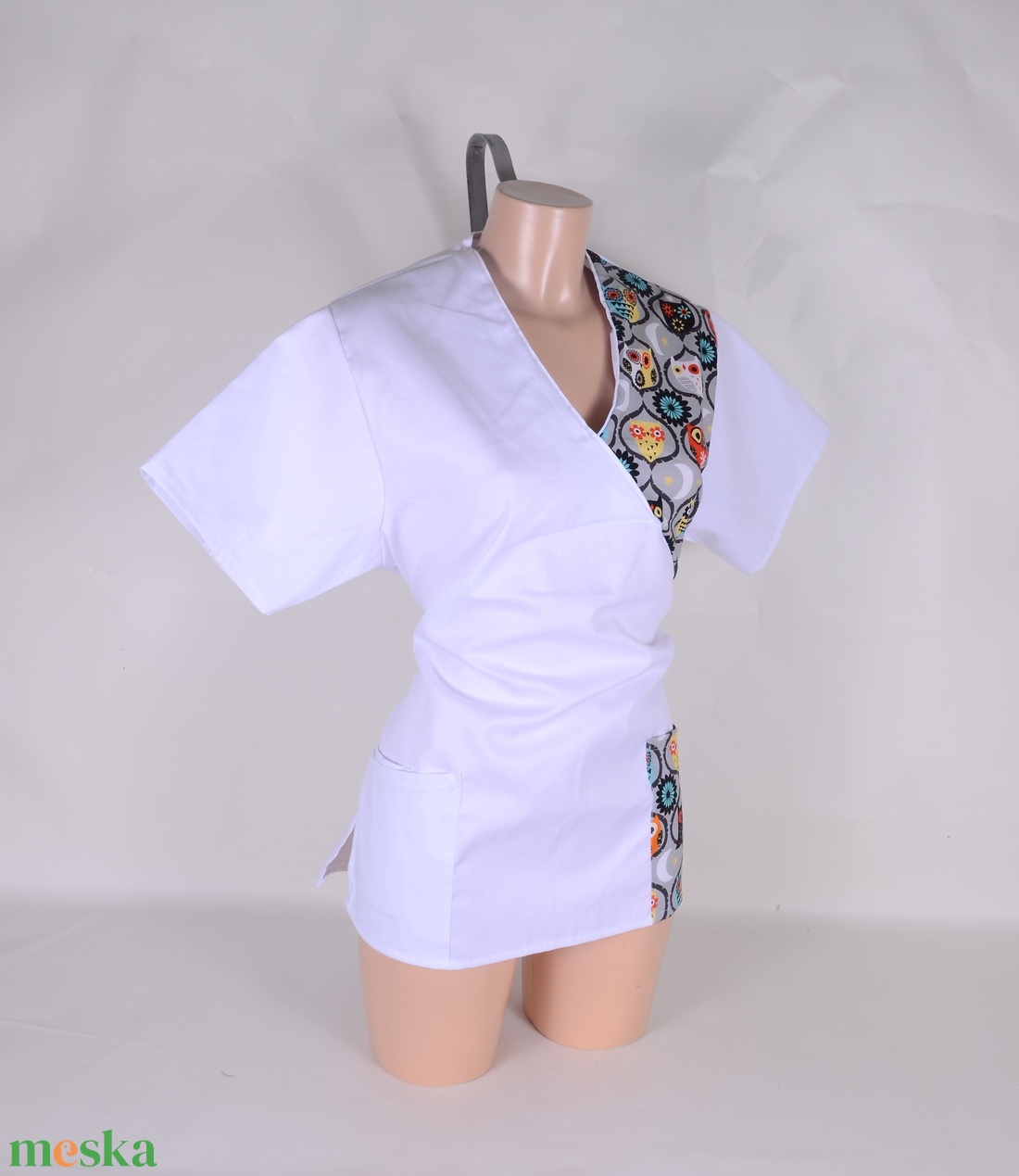 L Bagoly mintás tunika egészségügyi/óvónői/szépségipari munkaruha - ruha & divat - munkaruha - Meska.hu