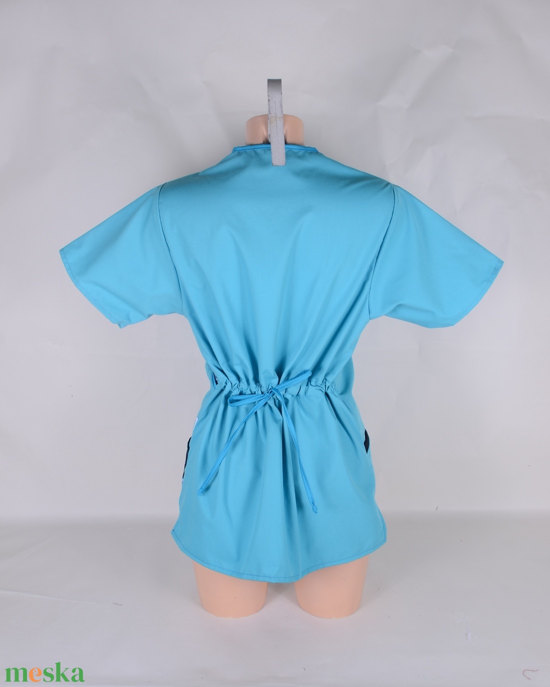 Téli rókák tunika egészségügyi/óvónői/szépségipari munkaruha - ruha & divat - munkaruha - Meska.hu