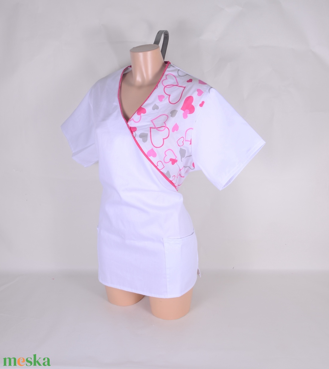 Szív mintás tunika egészségügyi/óvónői/szépségipari munkaruha - ruha & divat - munkaruha - Meska.hu