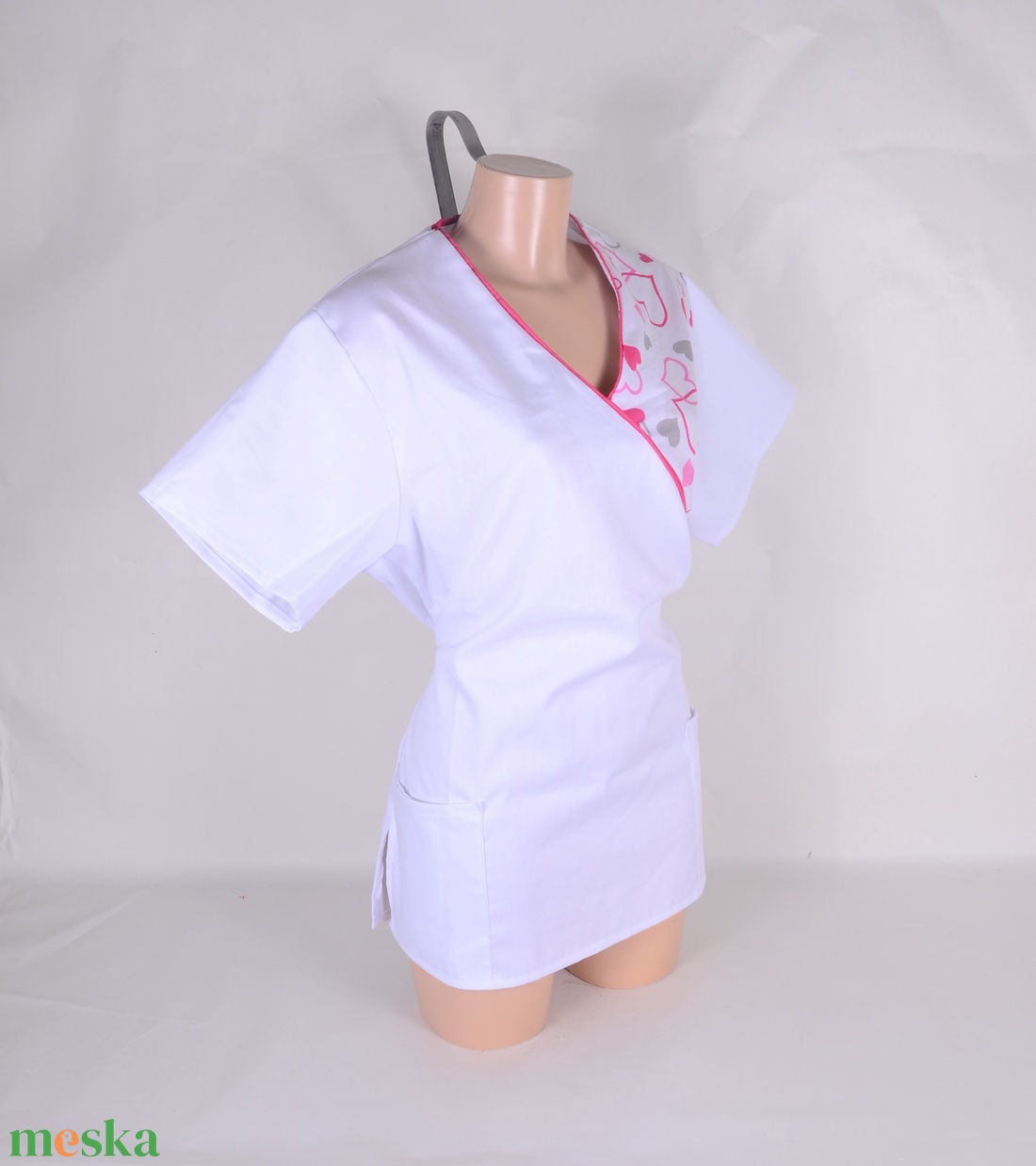 Szív mintás tunika egészségügyi/óvónői/szépségipari munkaruha - ruha & divat - munkaruha - Meska.hu