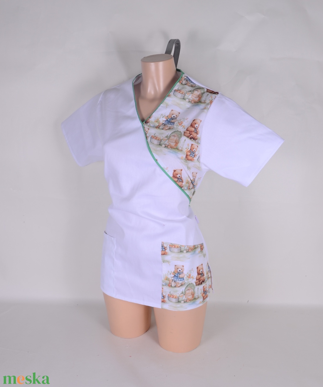 S mackó mintás tunika egészségügyi/óvónői/szépségipari munkaruha - ruha & divat - munkaruha - Meska.hu
