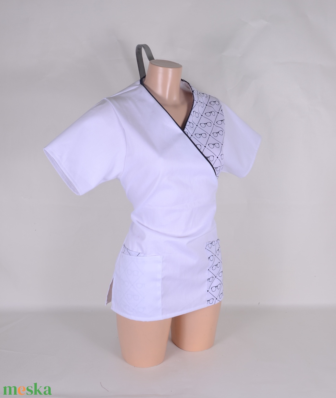 S szemüveg mintás tunika egészségügyi/óvónői/szépségipari munkaruha - ruha & divat - munkaruha - Meska.hu