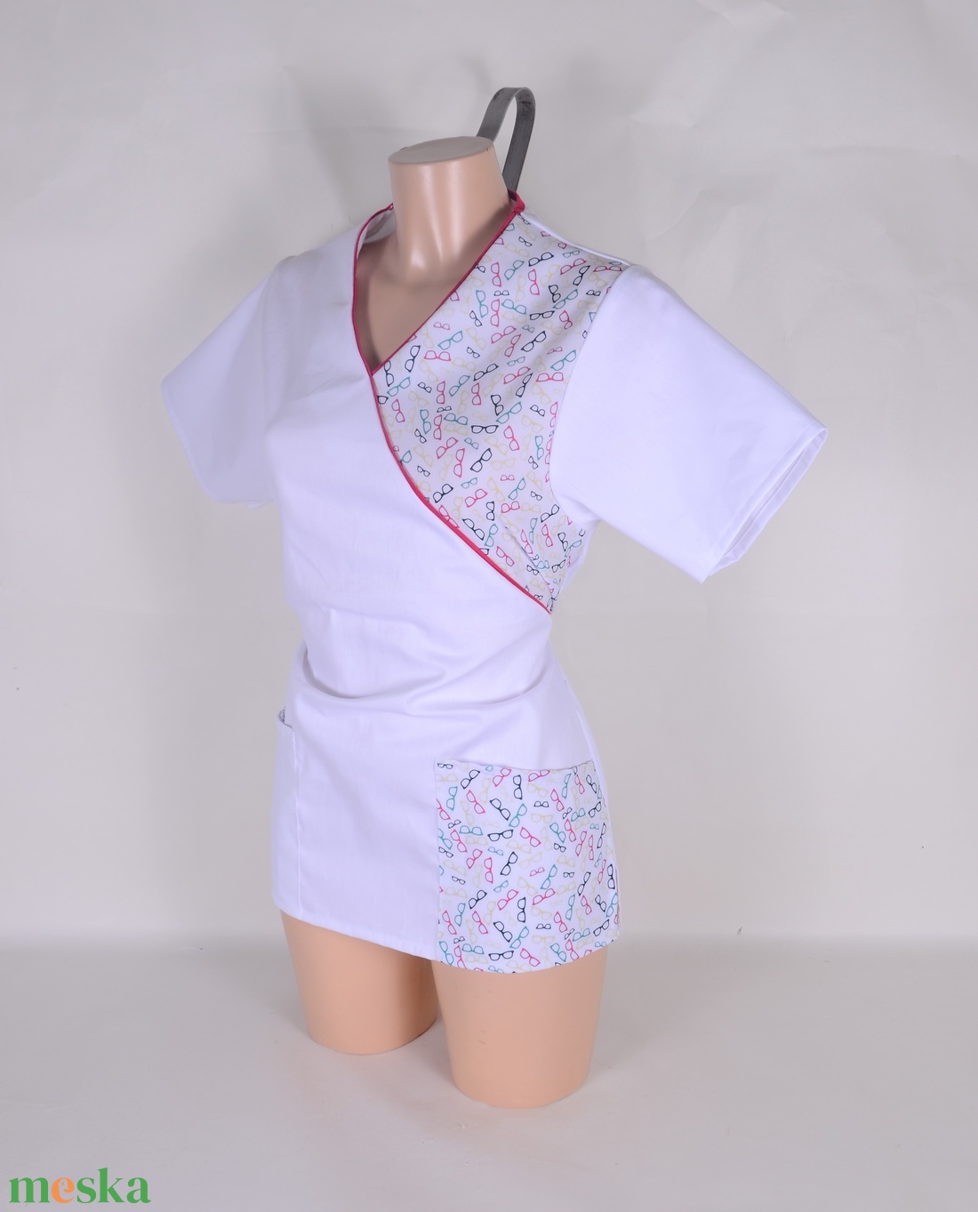 S szemüveg mintás tunika egészségügyi/óvónői/szépségipari munkaruha - ruha & divat - munkaruha - Meska.hu