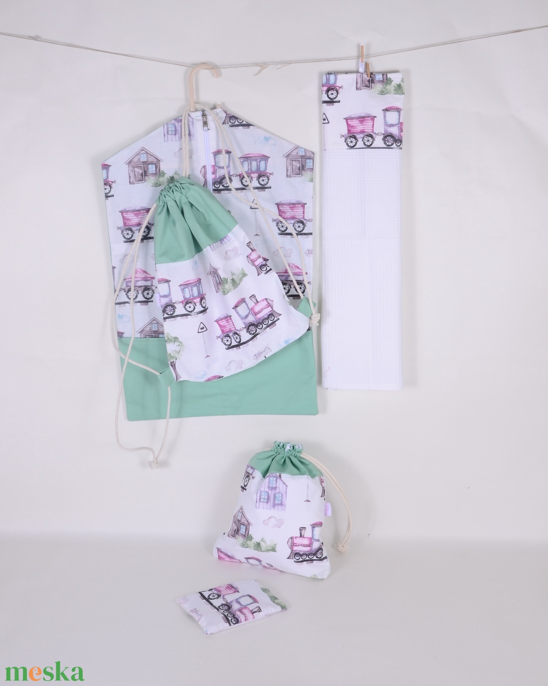 Vonat menta ovis zsák szett 5 dbo-os - játék & sport - ovis felszerelés - ovis szett - Meska.hu