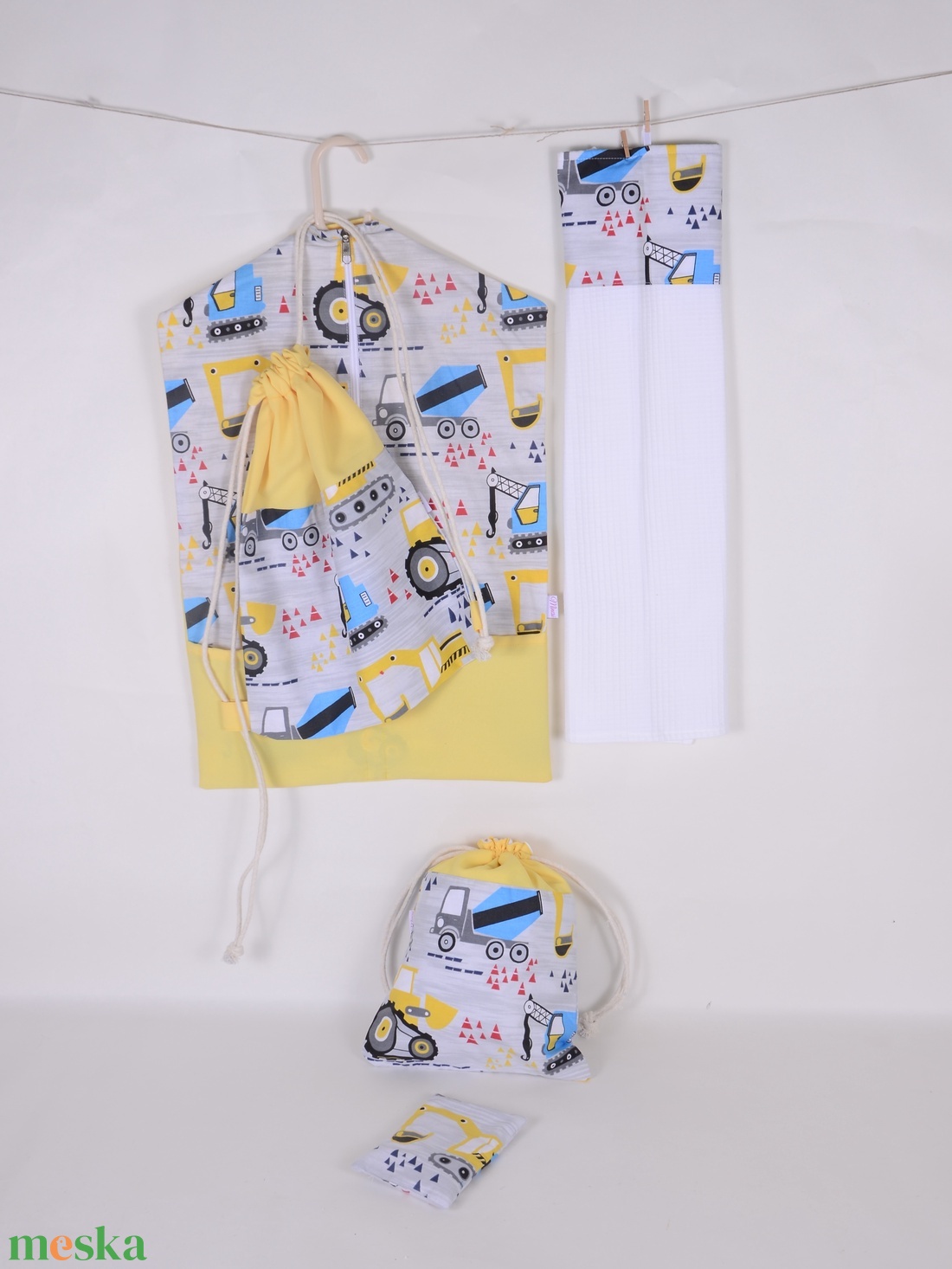 Munkagépek sárga ovis ruhazsák szett  - játék & sport - ovis felszerelés - ovis szett - Meska.hu