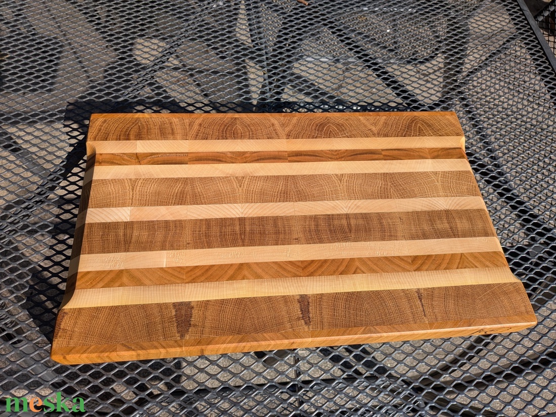 Bütüs vágódeszka � Késbarát és tartós � Természetes védelemmel - otthon & életmód - konyhafelszerelés, tálalás - sütés, főzés - vágódeszka - Meska.hu