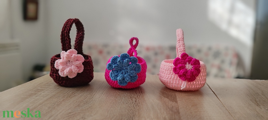 Horgolt húsvéti kosarak - ünnepi díszek, dekorációk - húsvéti díszek és dekorációk - húsvéti kosár - Meska.hu