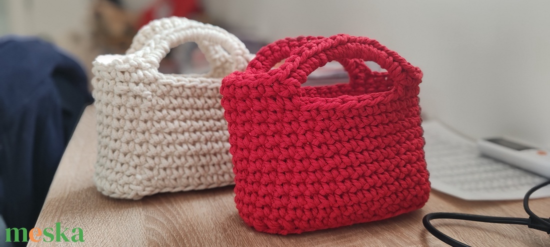 Horgolt kézi táska Piros - táska & tok - kézitáska & válltáska - kézitáska - Meska.hu