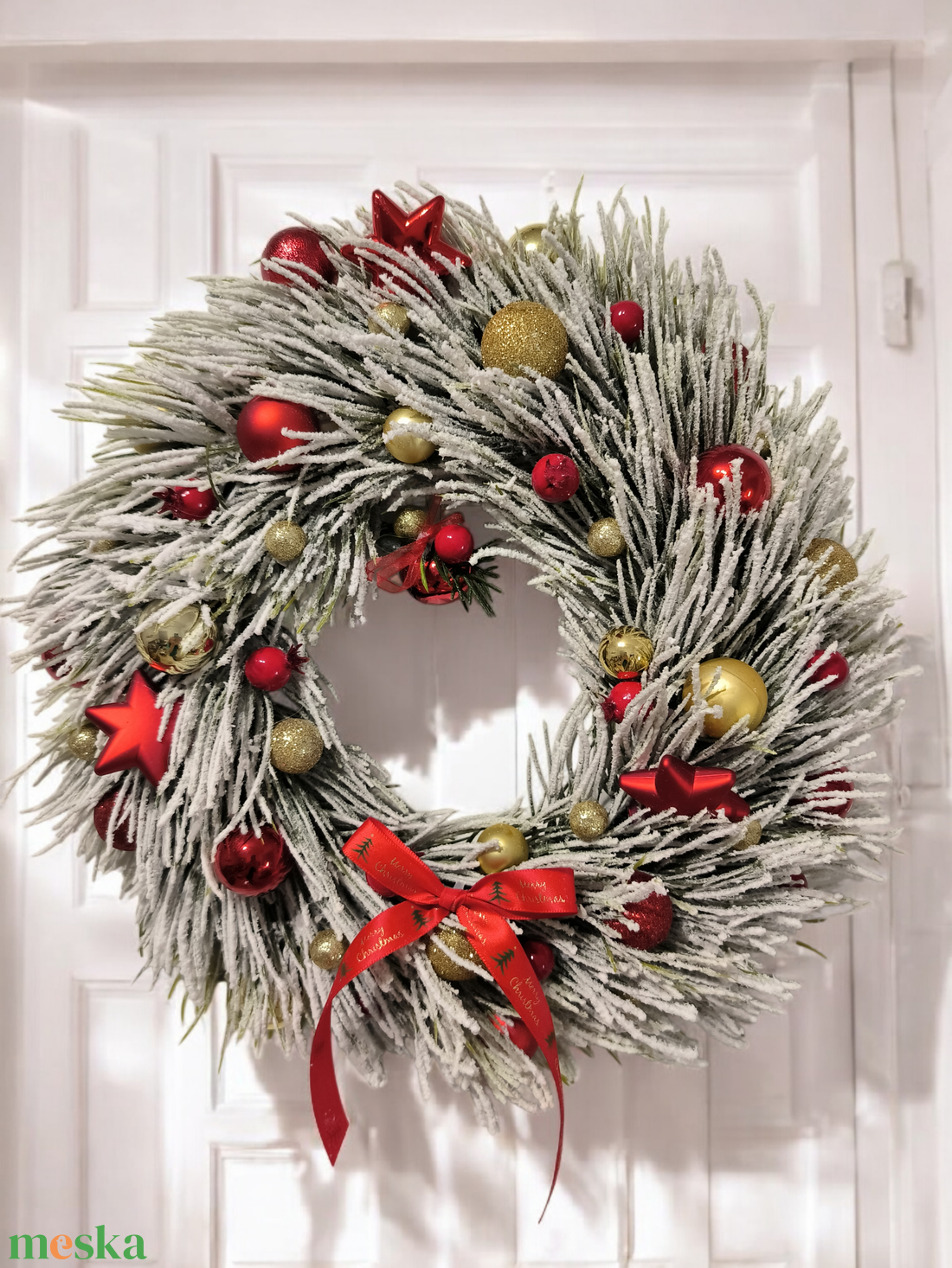 Havas karácsonyi ajtódísz arany-piros színben - karácsony - karácsonyi lakásdekoráció - karácsonyi ajtódíszek - Meska.hu