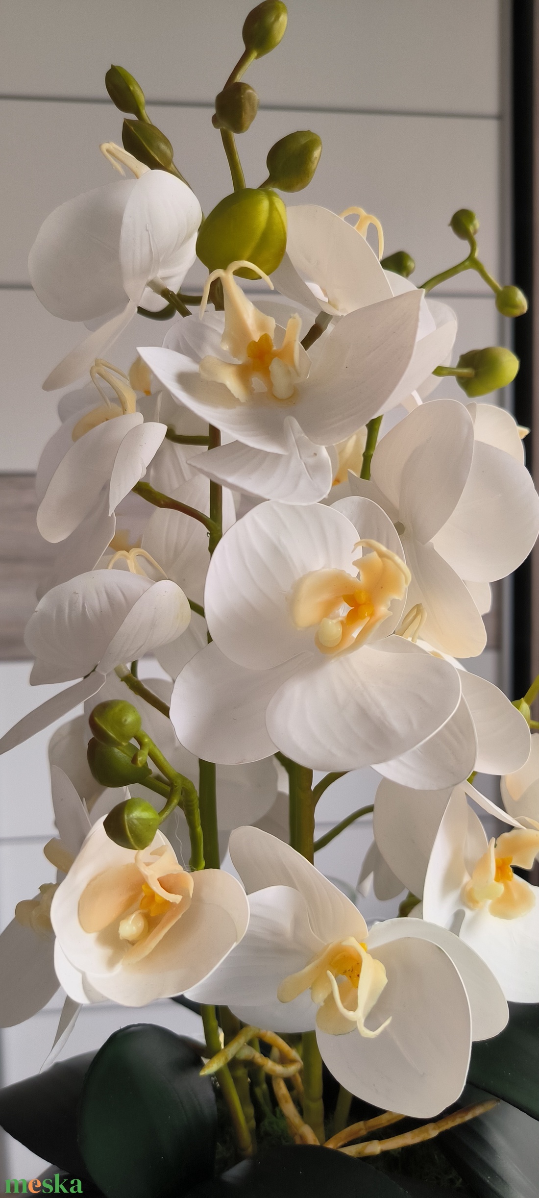 Lepke orchidea dekoráció kerámia kaspóban - otthon & életmód - virágdekoráció - virágdíszek - virágdísz kaspóban - Meska.hu