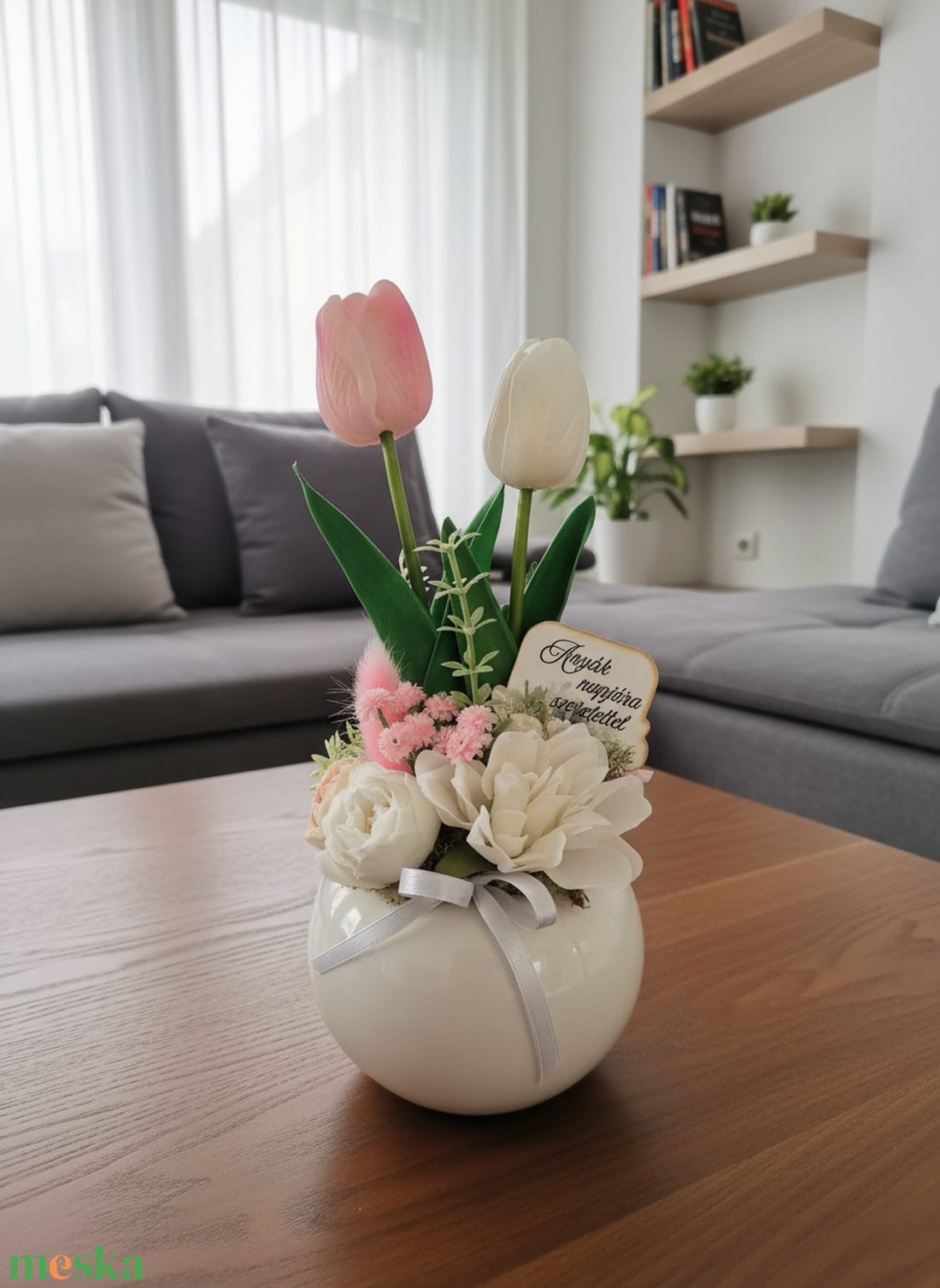 Tulipános asztaldísz Anyák napjára  - otthon & életmód - virágdekoráció - virágdíszek - asztali virágdísz - Meska.hu