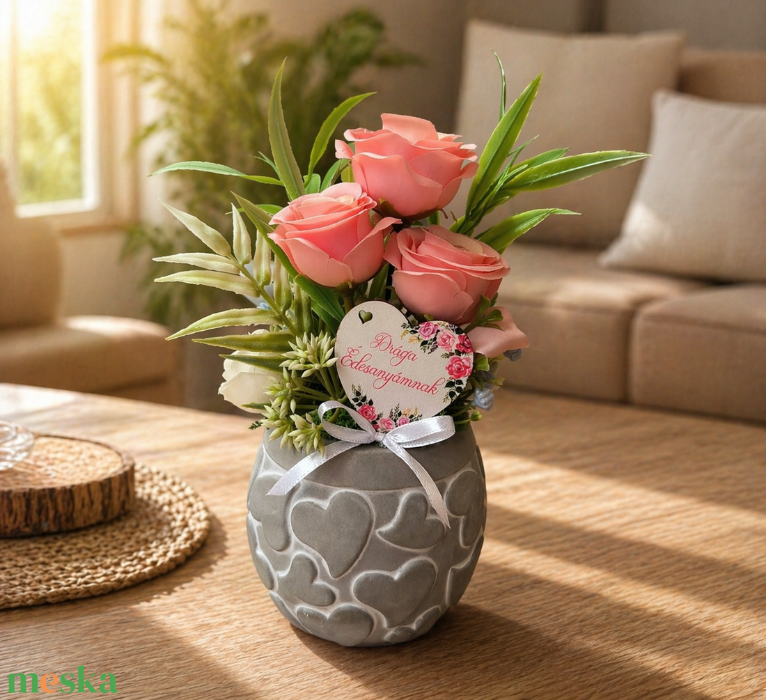 Rózsás asztaldísz Anyák napjára - otthon & életmód - virágdekoráció - virágdíszek - asztali virágdísz - Meska.hu