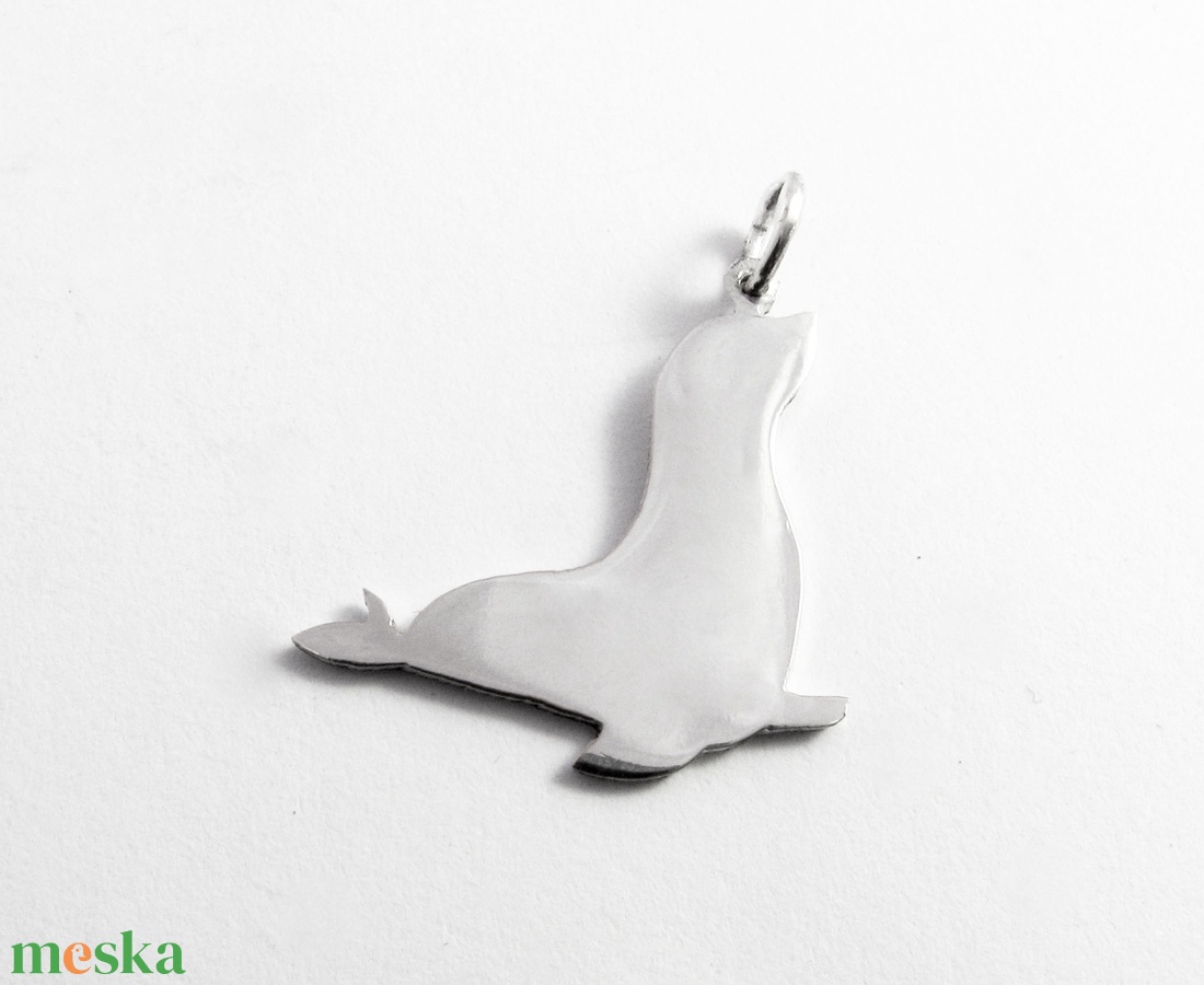 Ezüst fóka medál - Minicsiga állatkertje - ékszer - nyaklánc - medál - Meska.hu Ezüst fóka medál - Minicsiga állatkertje - ékszer - nyaklánc - medál - Meska.hu