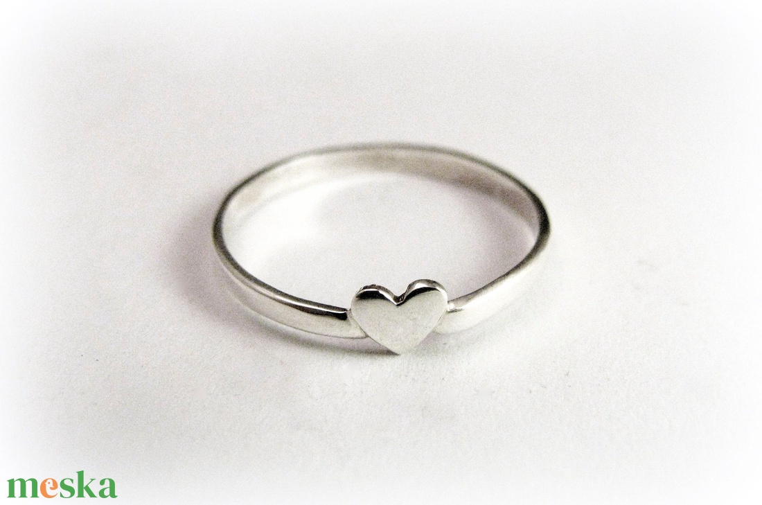 Szívecskés gyűrű  - ékszer - gyűrű - vékony gyűrű - Meska.hu