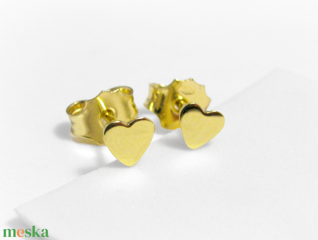 Arany szív alakú fülbevaló / szívecskés füli / baba fülbevaló - ékszer - fülbevaló - pötty fülbevaló - Meska.hu