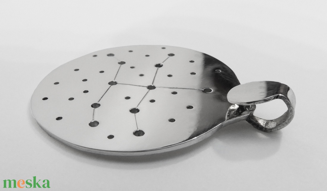 Ezüst szűz horoszkóp medál, szűz állatövi jegy, szűz csillagkép - ékszer - nyaklánc - medál - Meska.hu