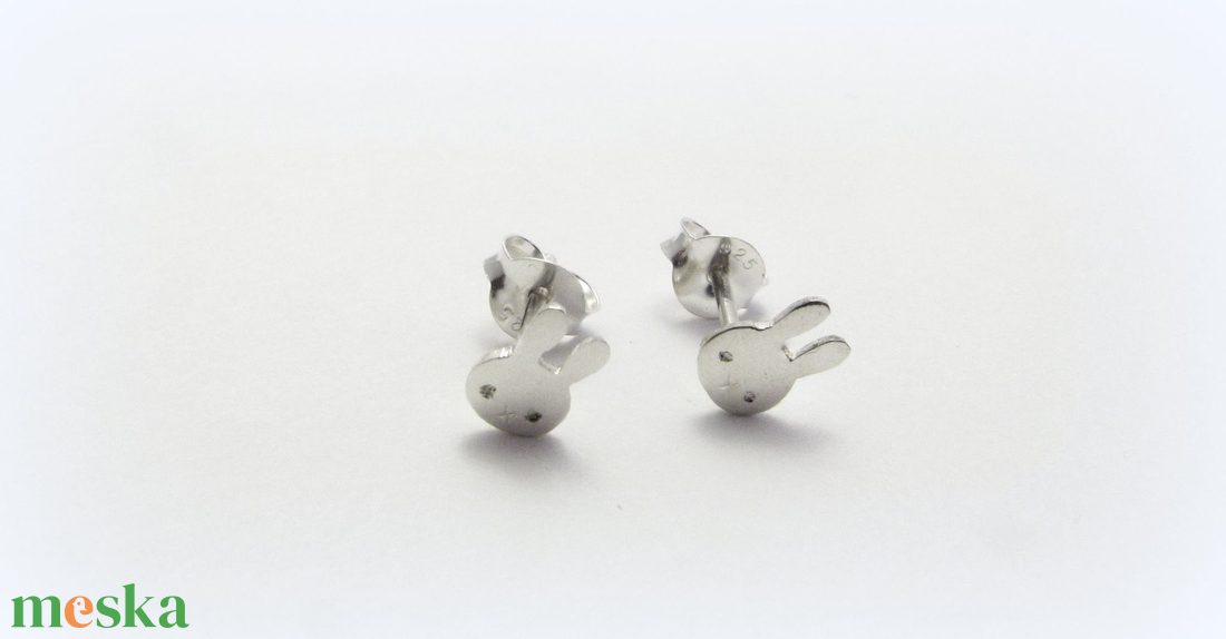 Ezüst nyuszis fülbevaló pár - ékszer - fülbevaló - pötty fülbevaló - Meska.hu