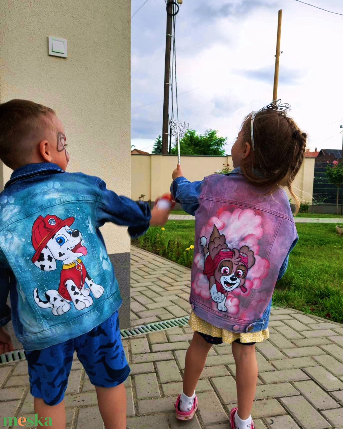 Egyedi festésű farmerkabát - ruha & divat - női ruha - kabát - Meska.hu