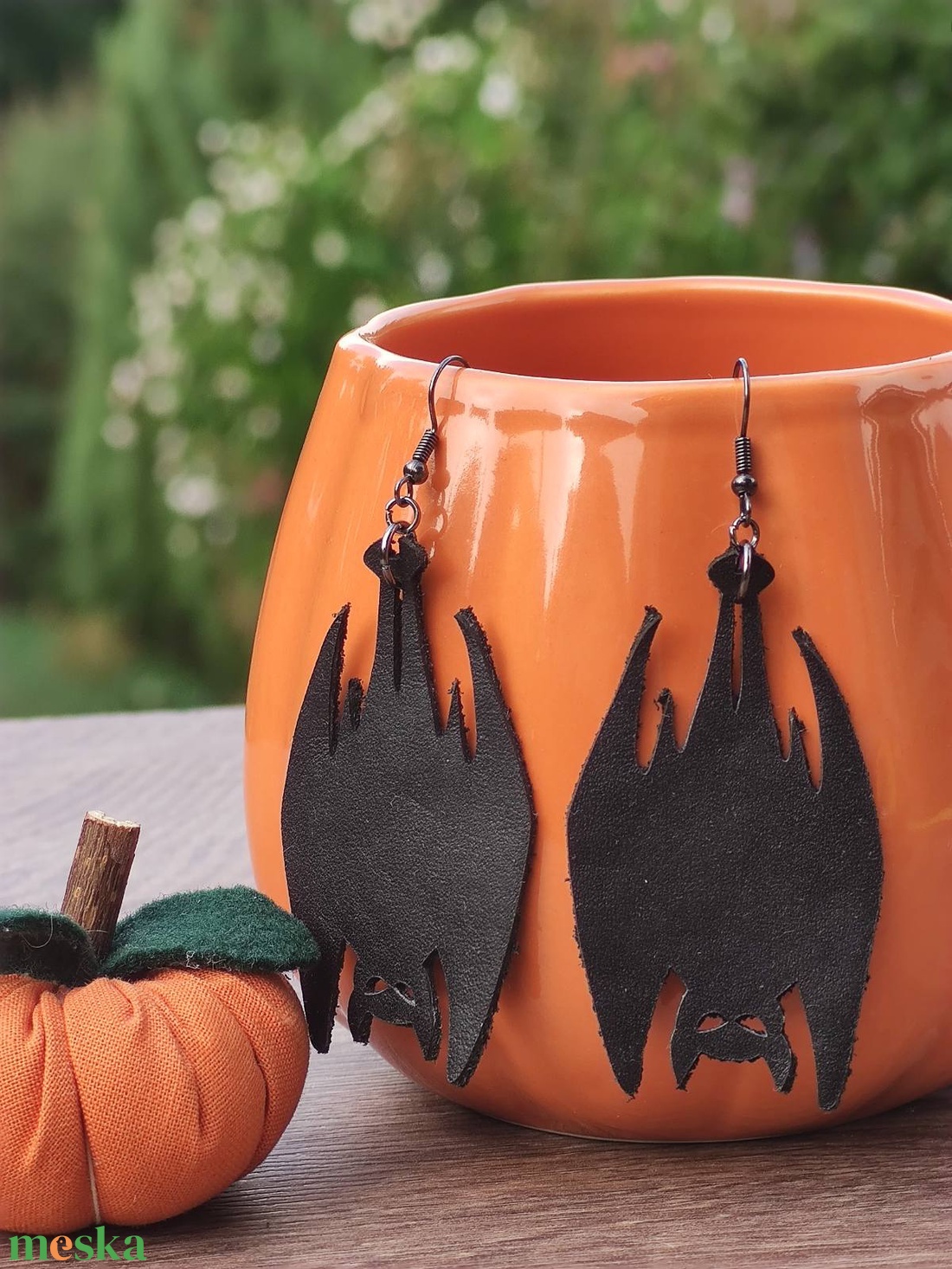 Drakula Segédje valódi bőr fülbevaló - Halloween - ékszer - fülbevaló - lógó fülbevaló - Meska.hu Drakula Segédje valódi bőr fülbevaló - Halloween - ékszer - fülbevaló - lógó fülbevaló - Meska.hu