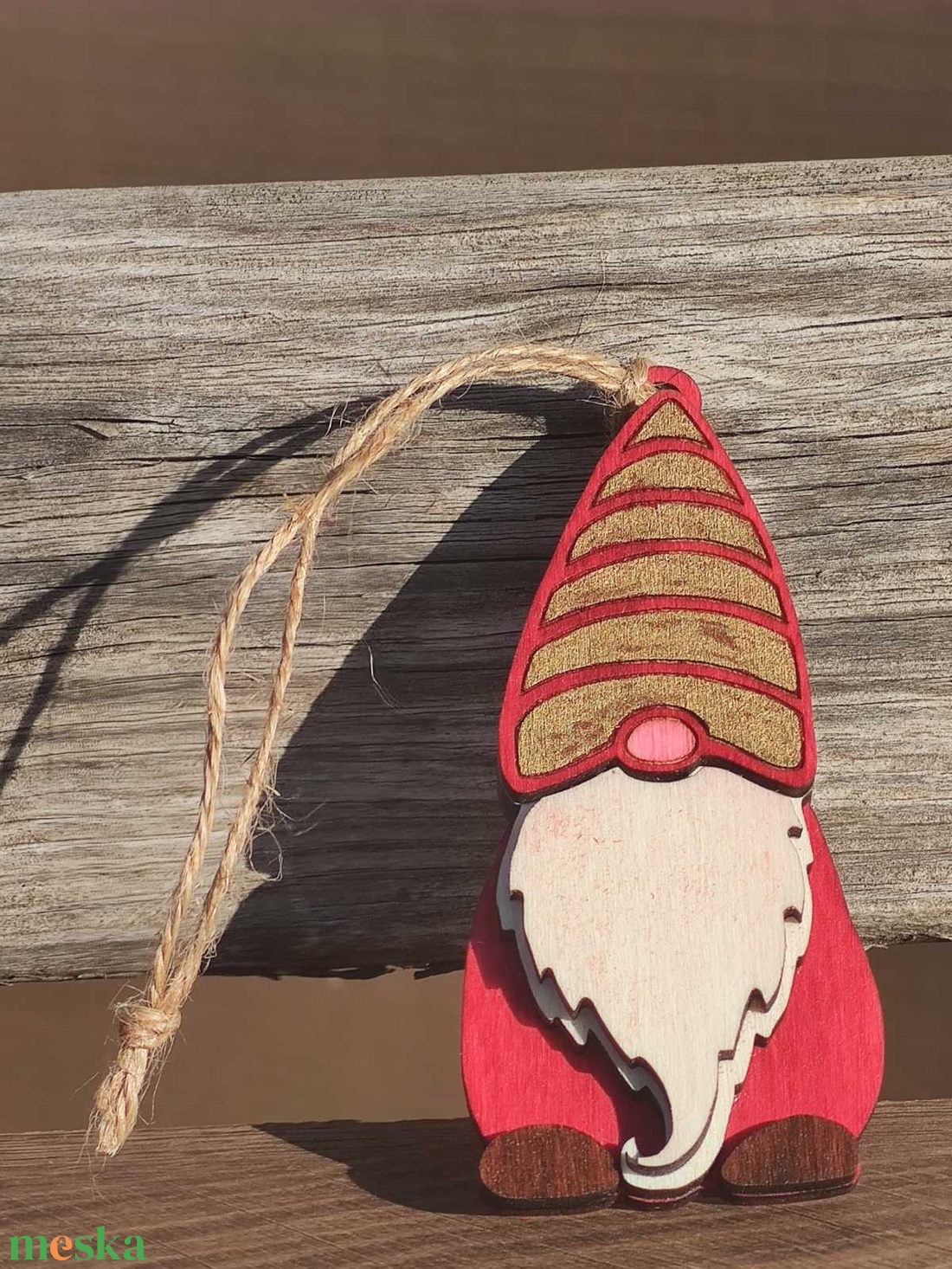 Manó karácsonyfadísz,  vagy Mikulásra - Vidám karácsonyi dísz fából - karácsony - karácsonyi lakásdekoráció - karácsonyi manók, figurák - Meska.hu