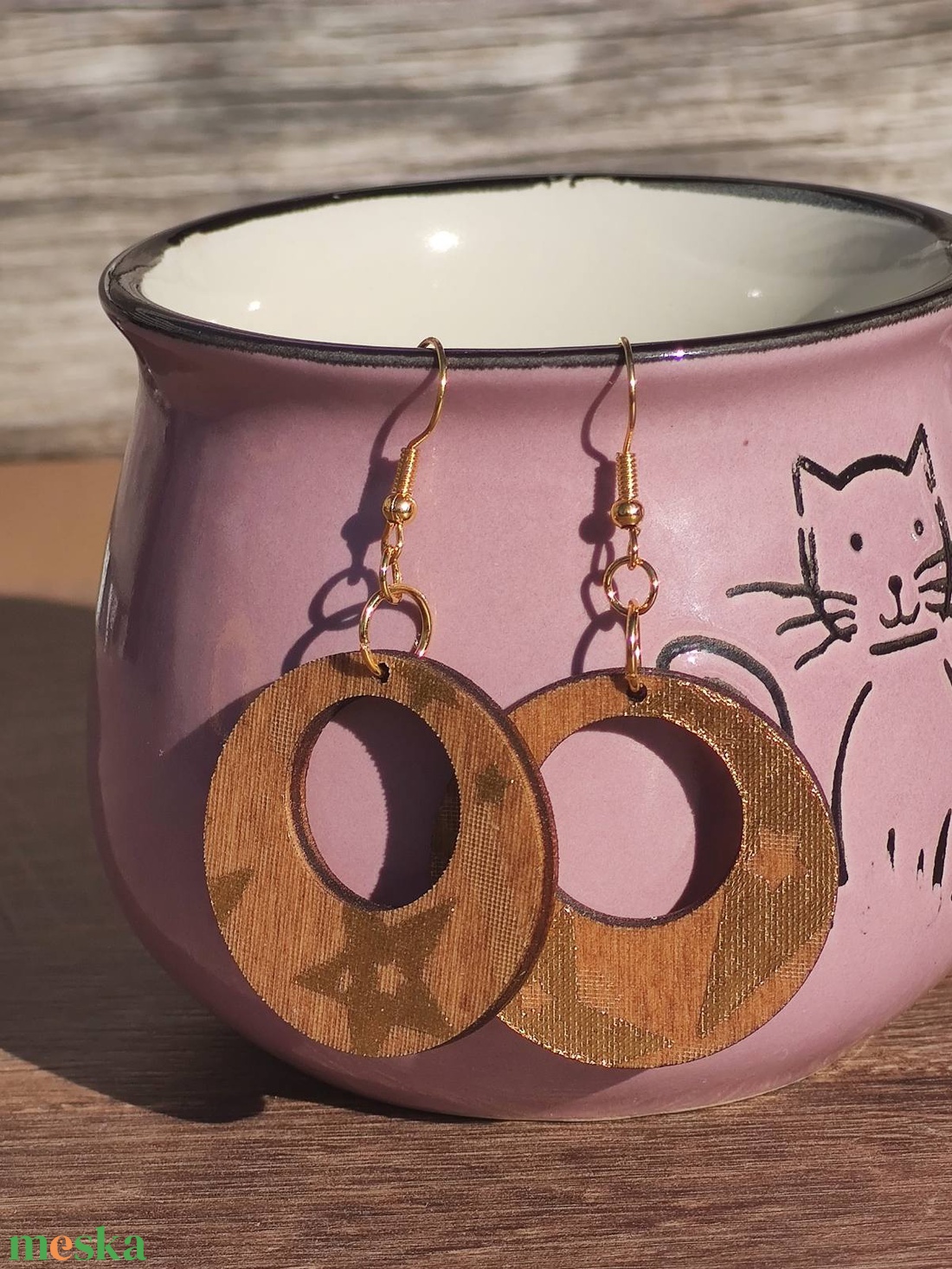 Karácsonyi fülbevaló - fából, csillagokkal - ékszer - fülbevaló - lógós kerek fülbevaló - Meska.hu