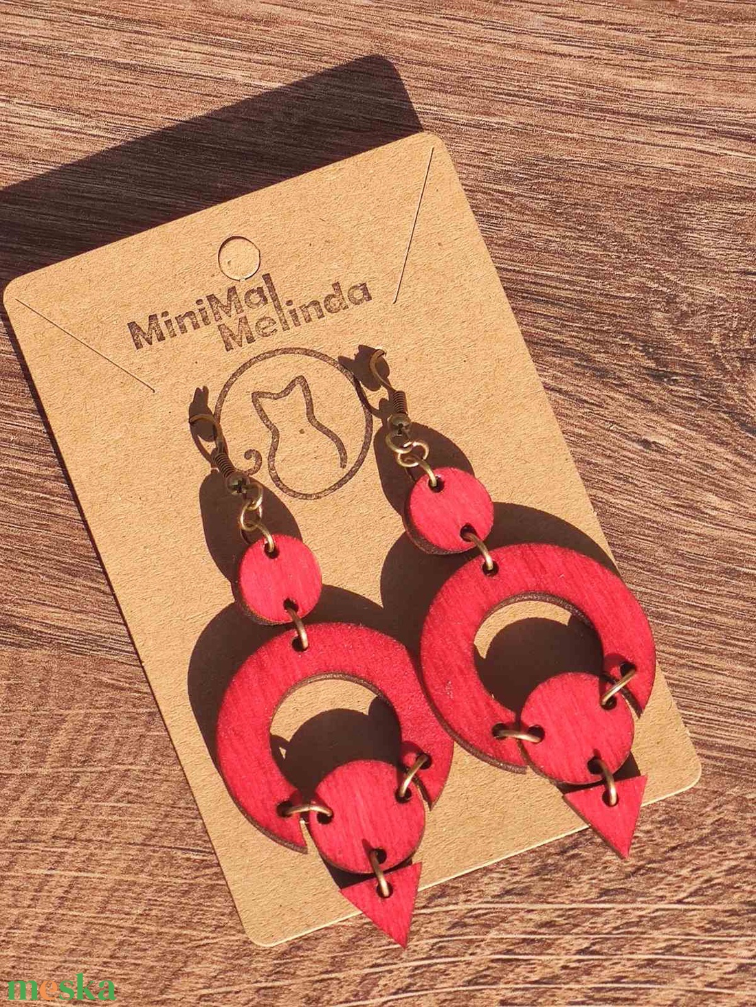 Körvarázs  Kárminpiros, Lézervágott Fa Fülbevaló - ékszer - fülbevaló - lógó fülbevaló - Meska.hu