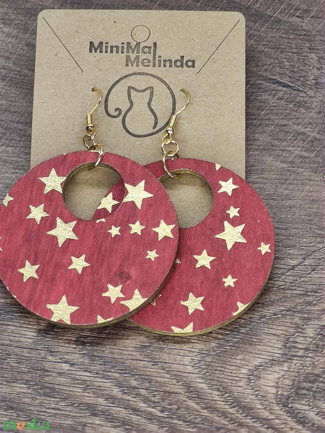 Karácsonyi fülbevaló - fából, csillagokkal - ékszer - fülbevaló - lógós kerek fülbevaló - Meska.hu