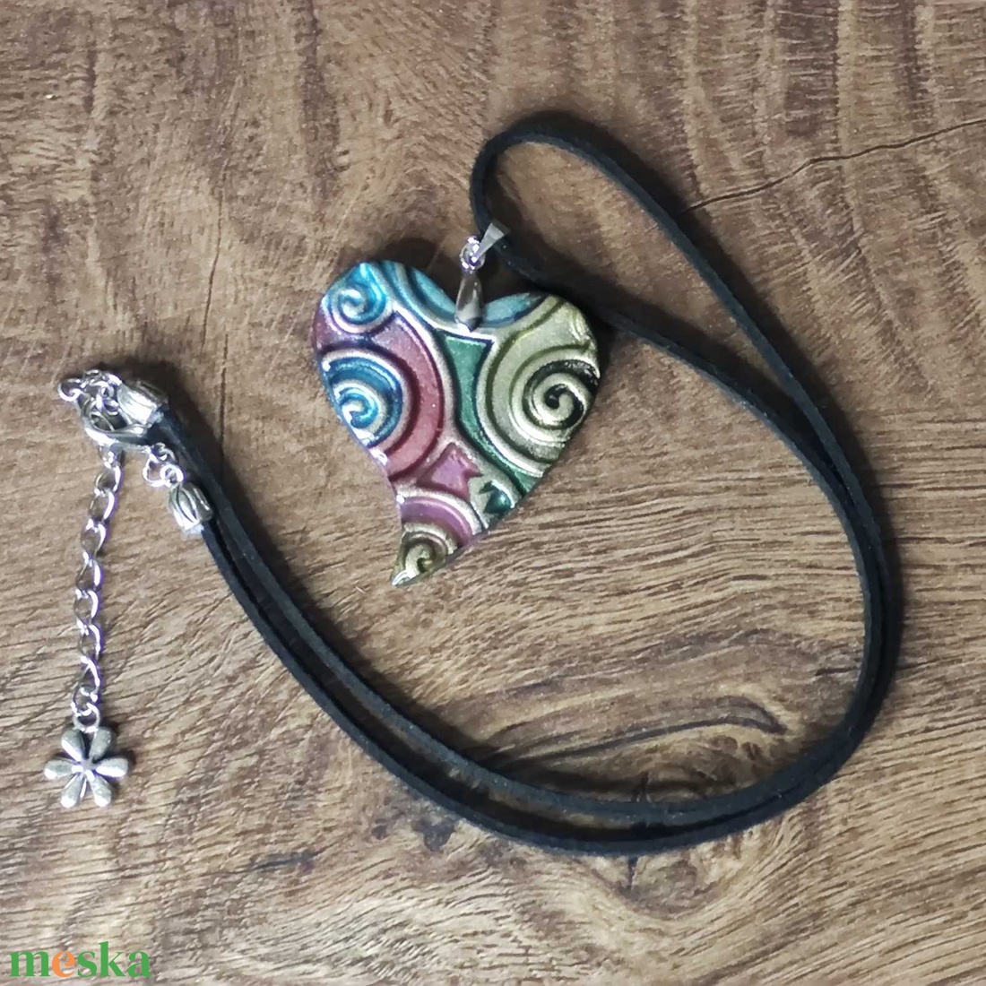 Szívörvény � kézzel készült nyaklánc süthető gyurmából - ékszer - nyaklánc - medálos nyaklánc - Meska.hu
