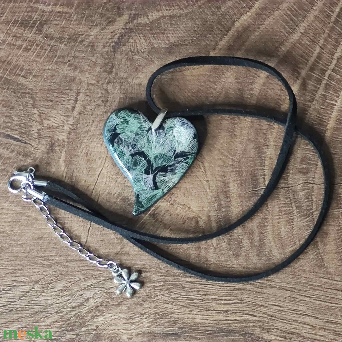 Ginkgo-szív � kézzel készült nyaklánc süthető gyurmából - ékszer - nyaklánc - medálos nyaklánc - Meska.hu