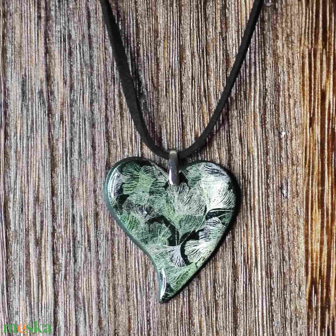 Ginkgo-szív � kézzel készült nyaklánc süthető gyurmából - ékszer - nyaklánc - medálos nyaklánc - Meska.hu