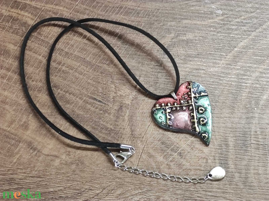 Szívörvény � kézzel készült nyaklánc süthető gyurmából - ékszer - nyaklánc - medálos nyaklánc - Meska.hu