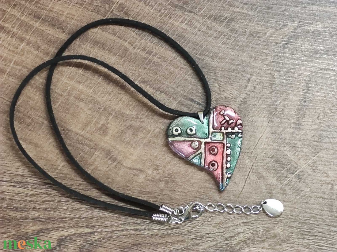 Szívörvény � kézzel készült nyaklánc süthető gyurmából - ékszer - nyaklánc - medálos nyaklánc - Meska.hu