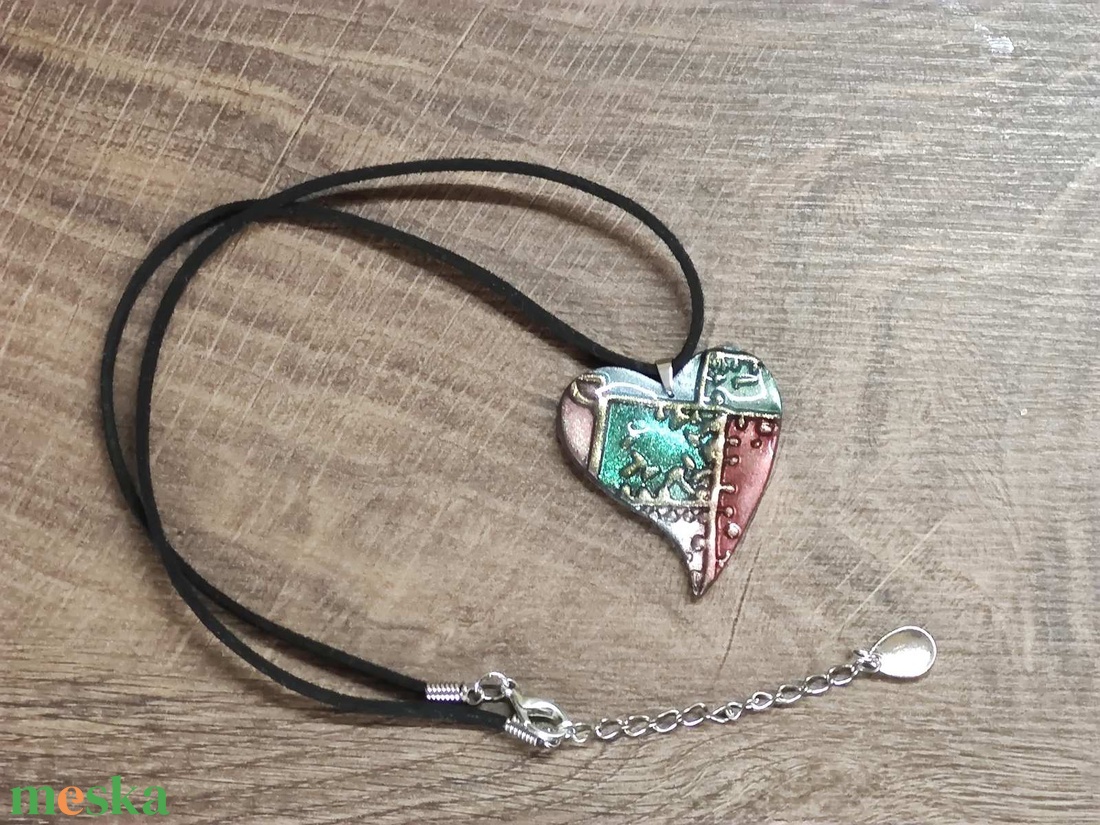 Szívörvény � kézzel készült nyaklánc süthető gyurmából - ékszer - nyaklánc - medálos nyaklánc - Meska.hu