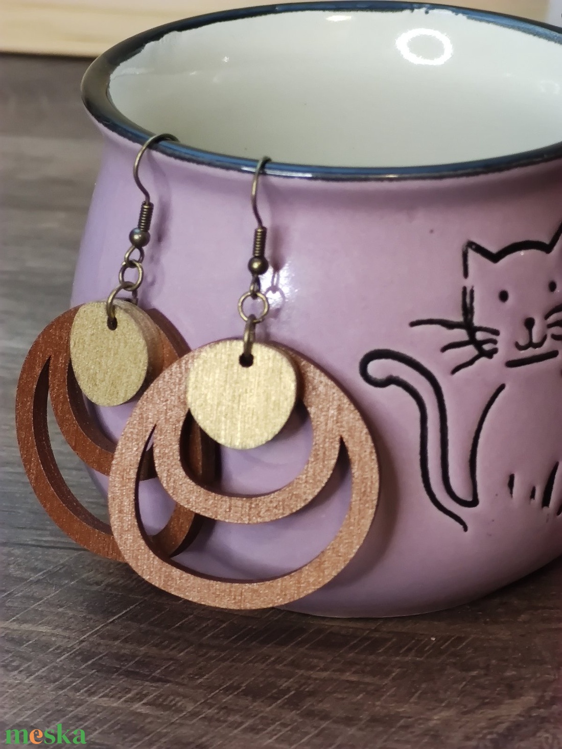 Kétszínű fa fülbevaló - réz+arany - ékszer - fülbevaló - lógó fülbevaló - Meska.hu