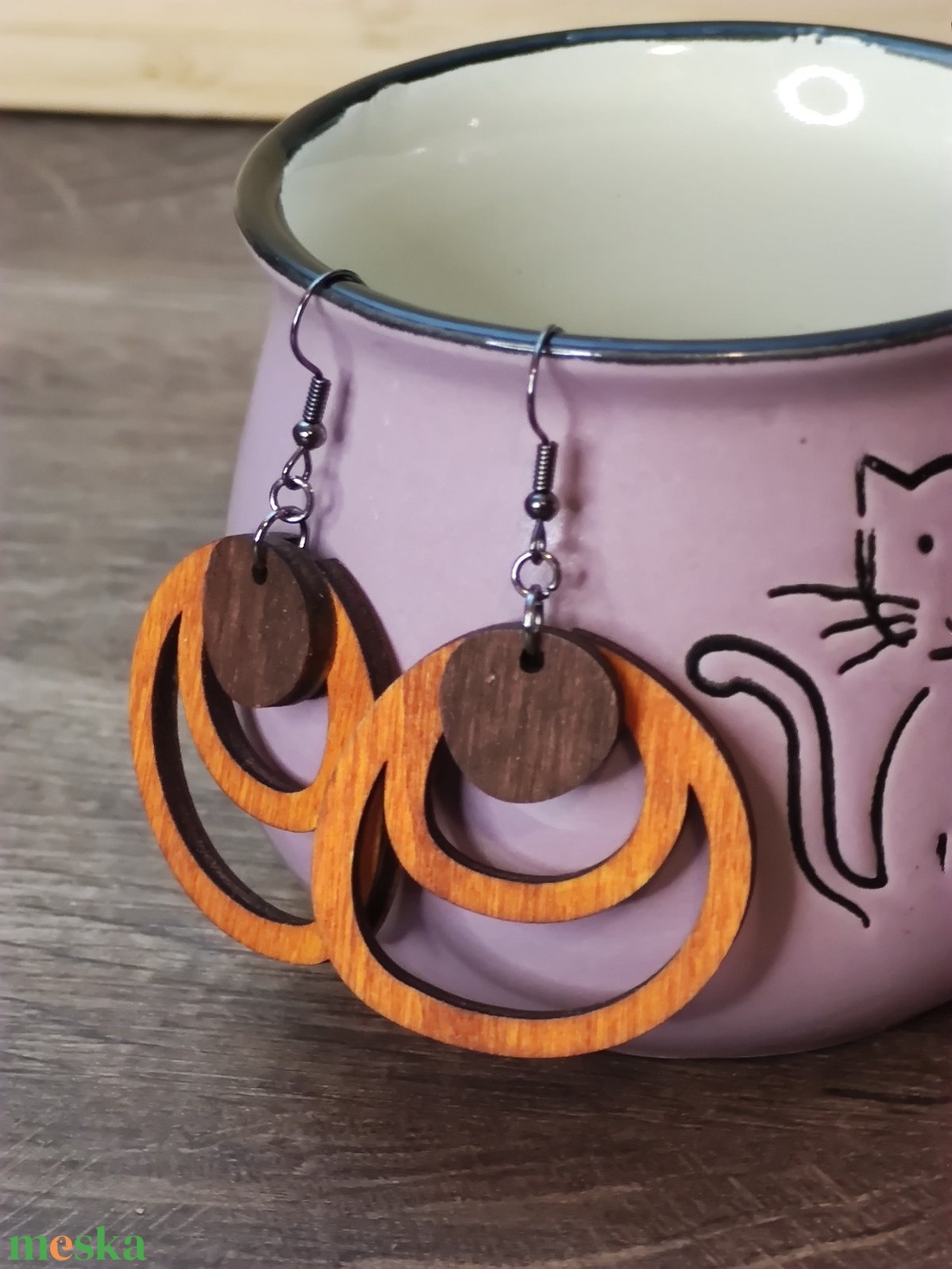 Kétszínű fa fülbevaló - narancs+barna - ékszer - fülbevaló - lógó fülbevaló - Meska.hu