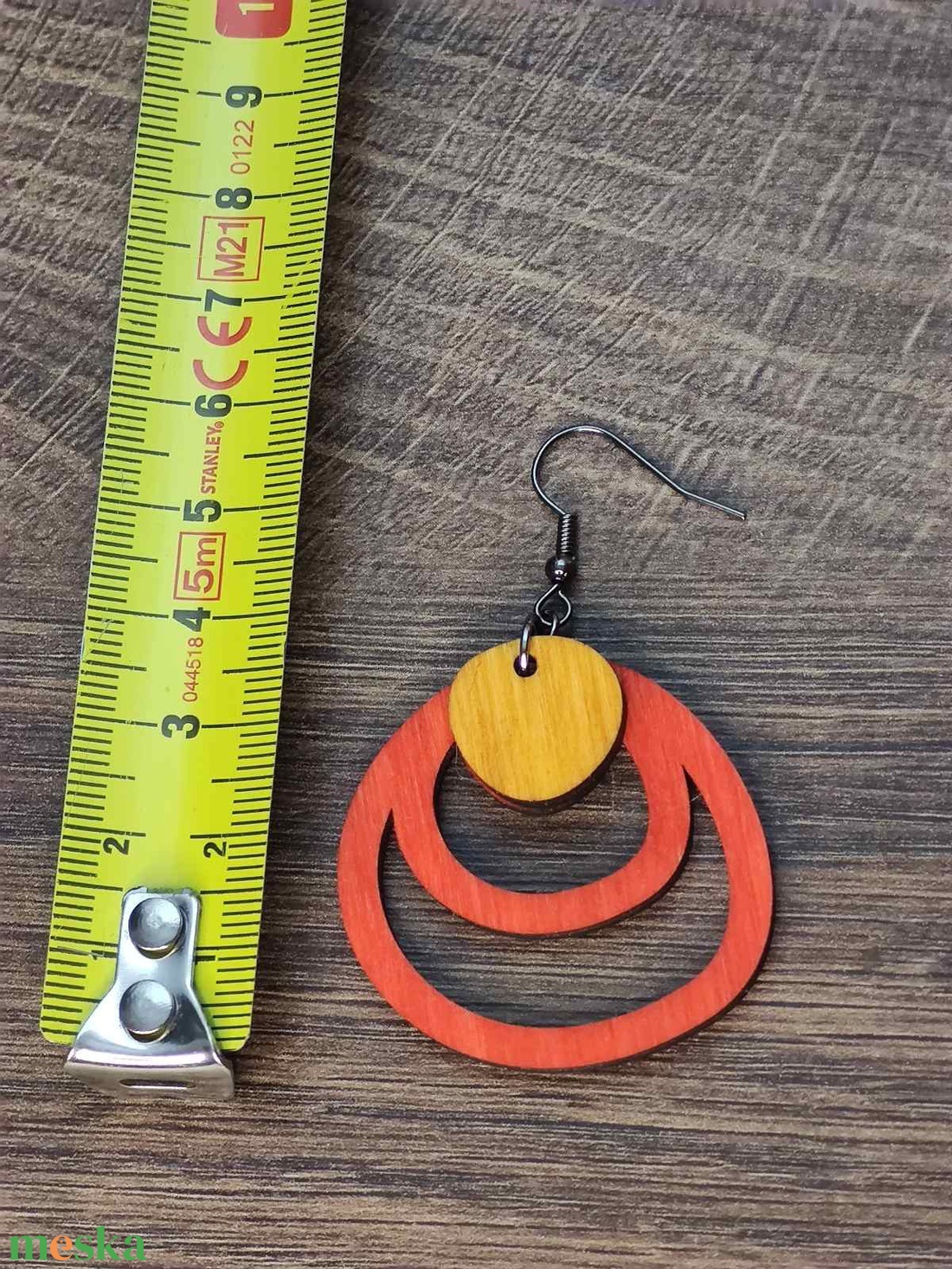 Kétszínű fa fülbevaló - narancspiros+sárga - ékszer - fülbevaló - lógó fülbevaló - Meska.hu