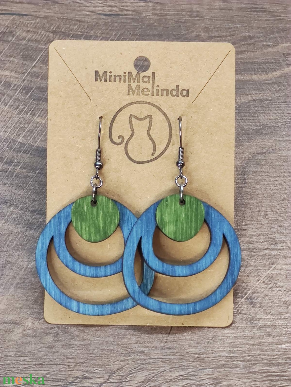 Kétszínű fa fülbevaló - kék+zöld - ékszer - fülbevaló - lógó fülbevaló - Meska.hu