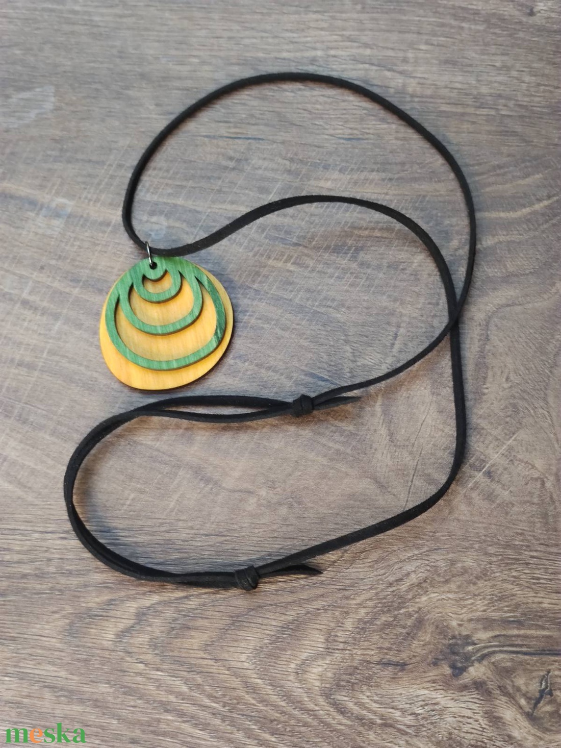 Kétszínű kétrétegű nyaklánc állítható hosszúsággal - sárga+zöld - ékszer - nyaklánc - medálos nyaklánc - Meska.hu