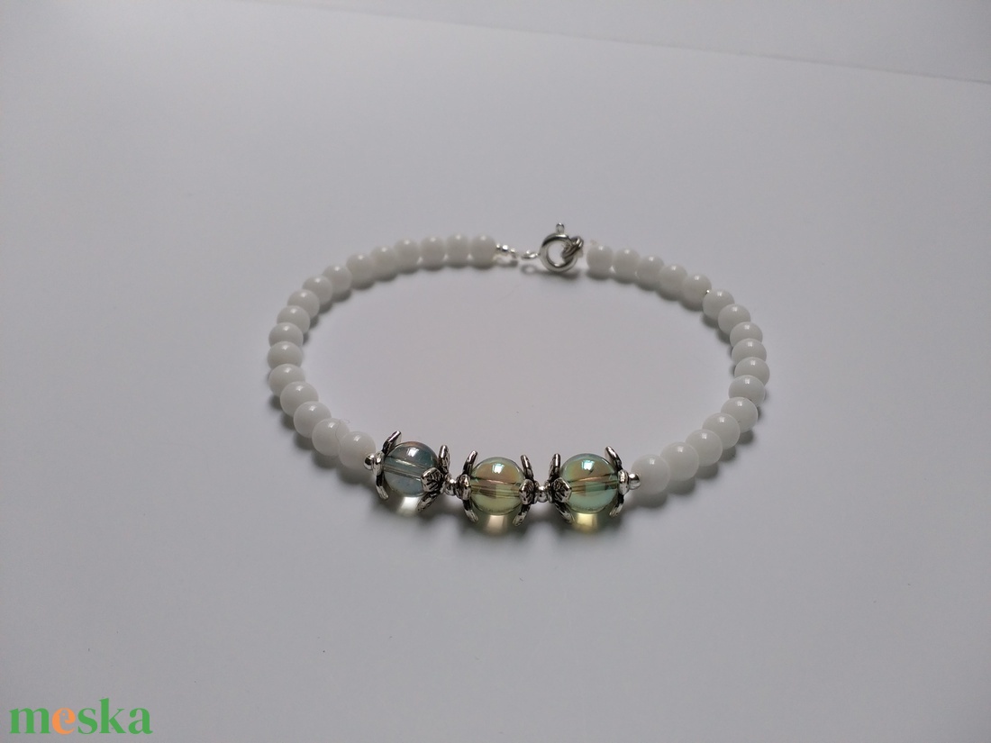 aqua Aurakvarc-fehér jade karkötő - ékszer - karkötő - bogyós karkötő - Meska.hu aqua Aurakvarc-fehér jade karkötő - ékszer - karkötő - bogyós karkötő - Meska.hu