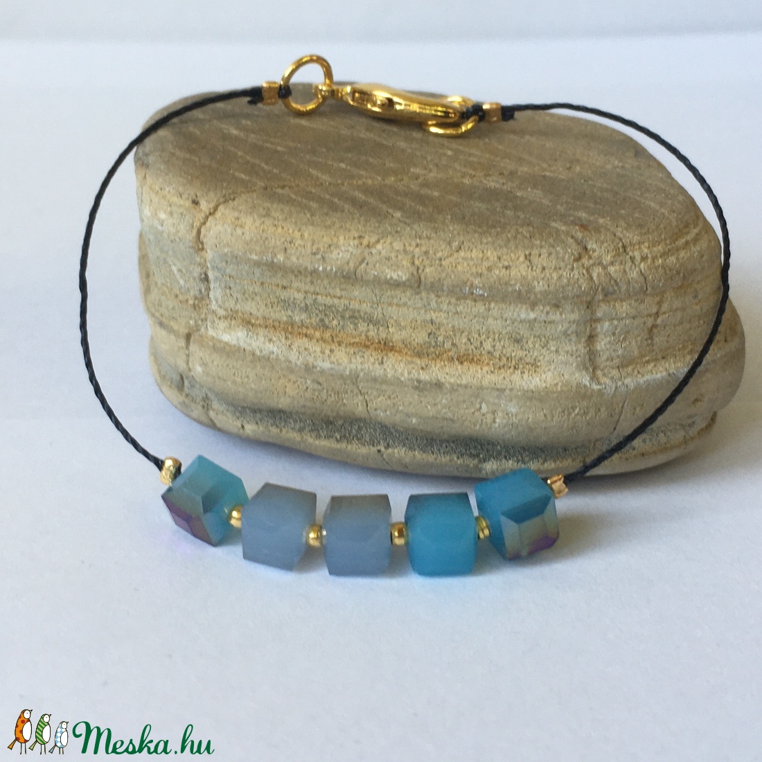 Aqua opal - kocka üveg gyöngy minimál karkötő - ékszer - karkötő - gyöngyös karkötő - Meska.hu Aqua opal - kocka üveg gyöngy minimál karkötő - ékszer - karkötő - gyöngyös karkötő - Meska.hu