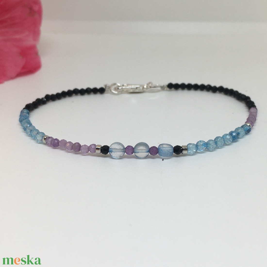 Kék Topáz- Ametiszt minimál karkötő - ékszer - karkötő - gyöngyös karkötő - Meska.hu