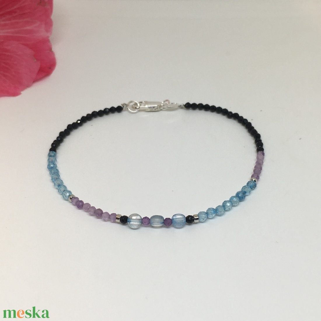 Kék Topáz- Ametiszt minimál karkötő - ékszer - karkötő - gyöngyös karkötő - Meska.hu