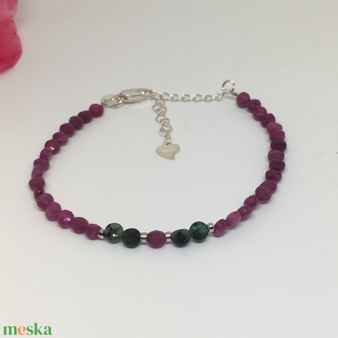  Bőség - Rubin, Smaragd minimál karkötő - ékszer - karkötő - bogyós karkötő - Meska.hu