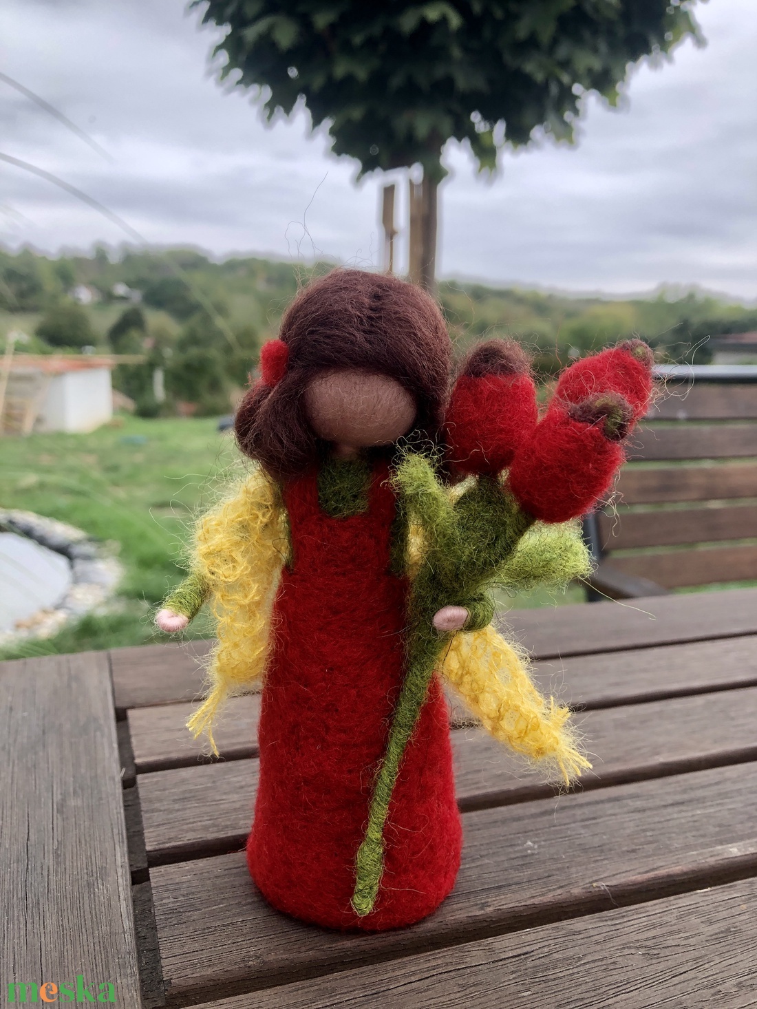 Tűnemezelt Csipkebogyóka  - művészet - textilkép - nemezelt - Meska.hu Tűnemezelt Csipkebogyóka  - művészet - textilkép - nemezelt - Meska.hu